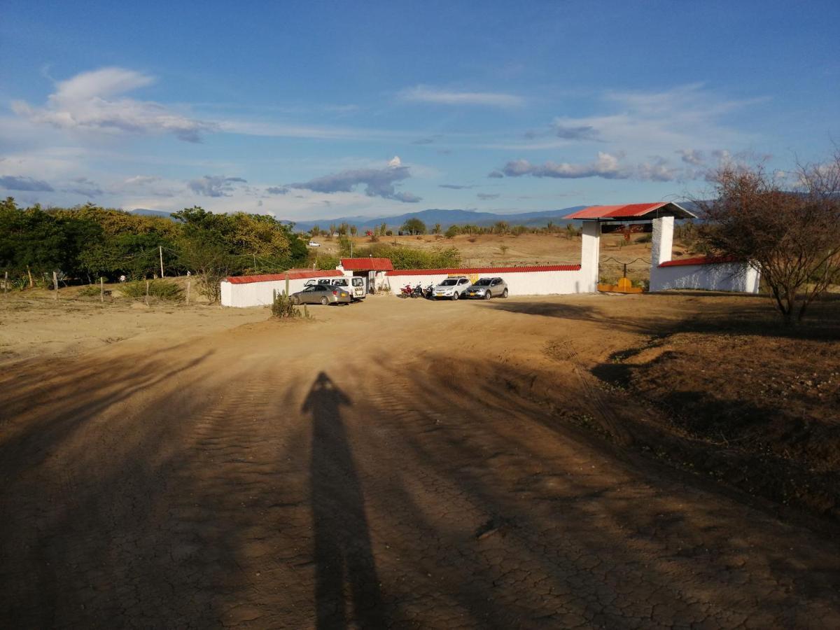 El Penon De Constantino - Tatacoa Hotel วิลญาเวียคา ภายนอก รูปภาพ
